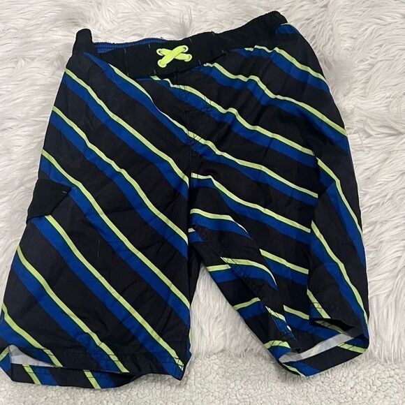 5 Bundle boys Medium clothing shirts and shorts, swim short size 12/14 boys - Picture 7 of 10